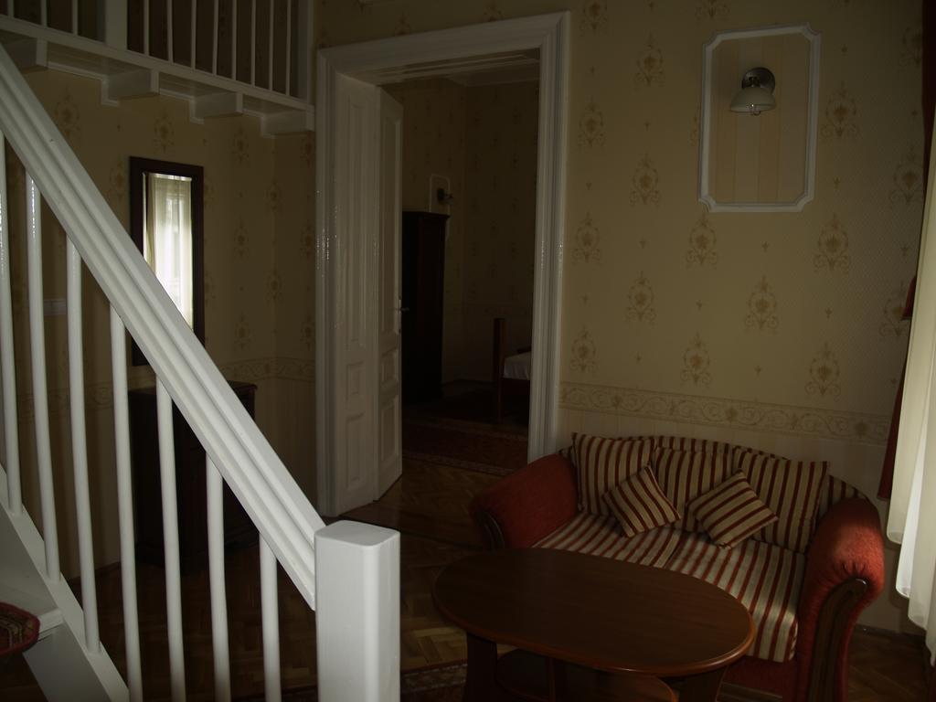 Peterfia Panzio Hotel Debrecen Room photo